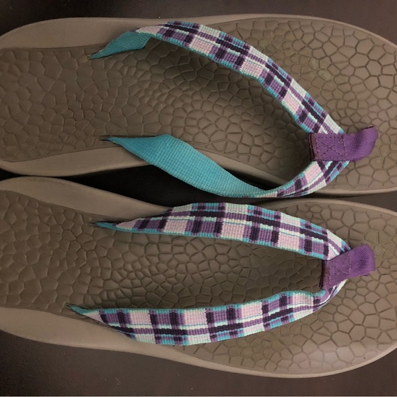 chaco flip flops near me